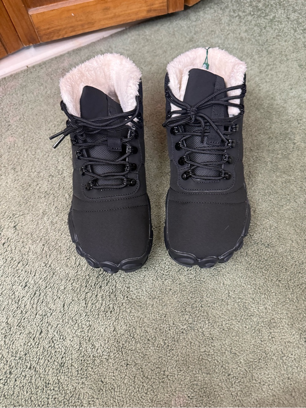 PEAK FOOTWEAR Women’s Black Fur-Lined Lace-Up Hiking Boots, BRAND NEW